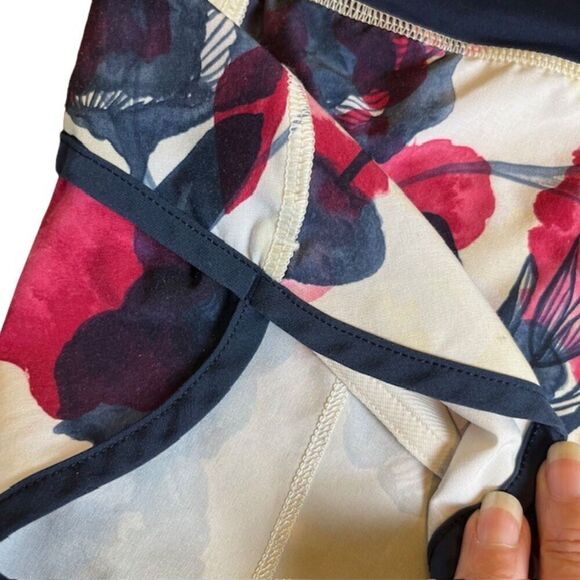 Lululemon Run: Speed Short 4way Stretch Inky Floral Ghost Inkwell Bumble Berry 6 - Picture 7 of 14